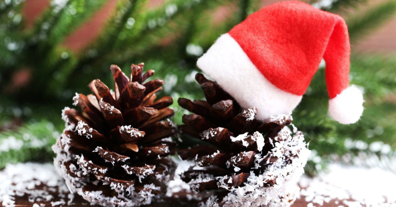 Toboz díszek házilag: karácsonyfadísz, koszorú és angyalka egyszerűen