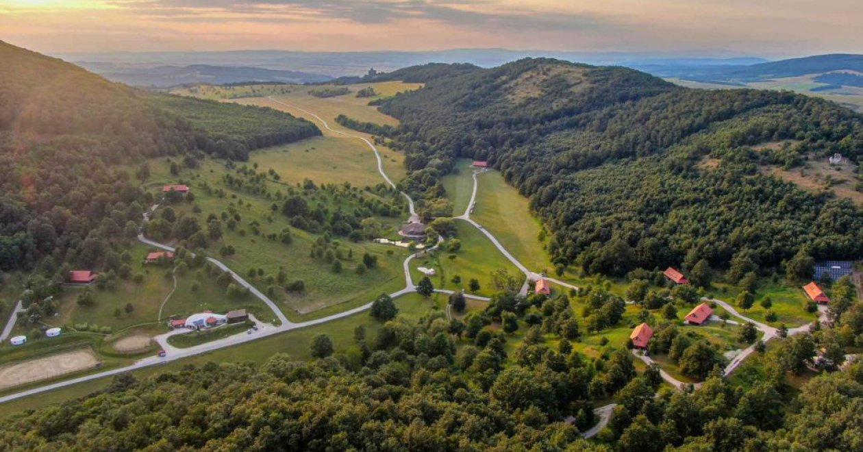 Farkaskútvölgy – Budapesttől 1 órára ez a természetközeli hely