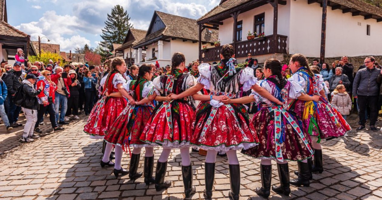 Hollókői Húsvéti Fesztivál 2025 – 4 napos mulatságra invitálnak!