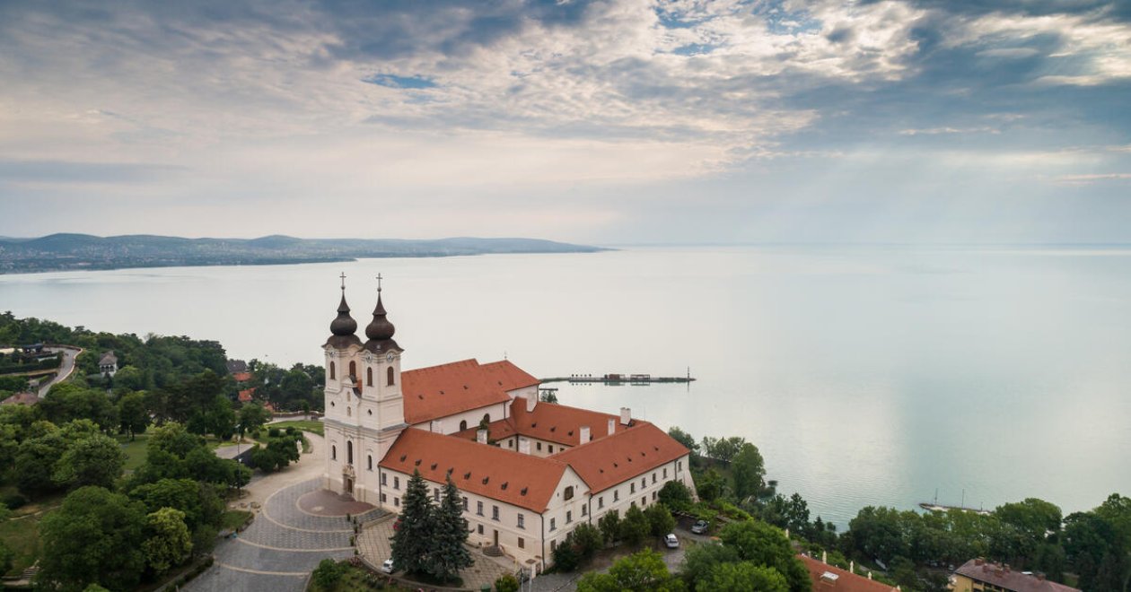 TOP5 látnivaló a Balaton-felvidéken tavaszi kirándulásokra