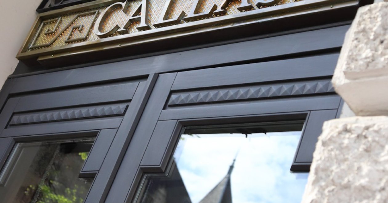 Restaurant in Budapest next to the Opera House