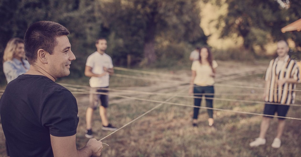 Egy lendületes csapatépítő program Balatonfüreden – ügyességi csapatvetélkedővel
