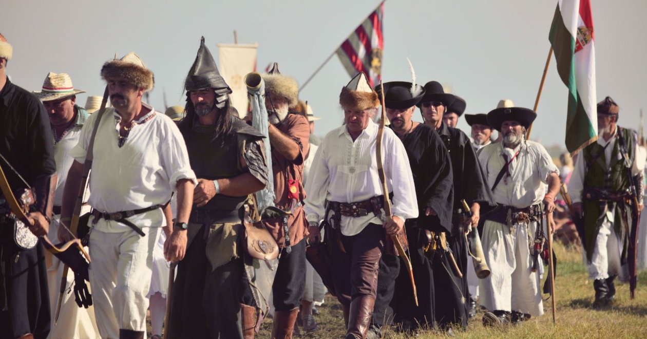 Történelmi csapatépítő program Balatonfüreden – a honfoglalás felelevenítése