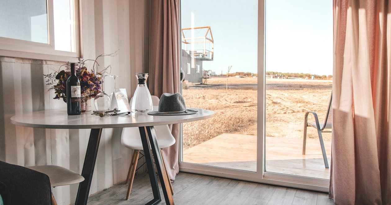 A hotel online marketing és az OTA rendszerek kapcsolata: előnyök és hátrányok, amelyeket érdemes mérlegelni