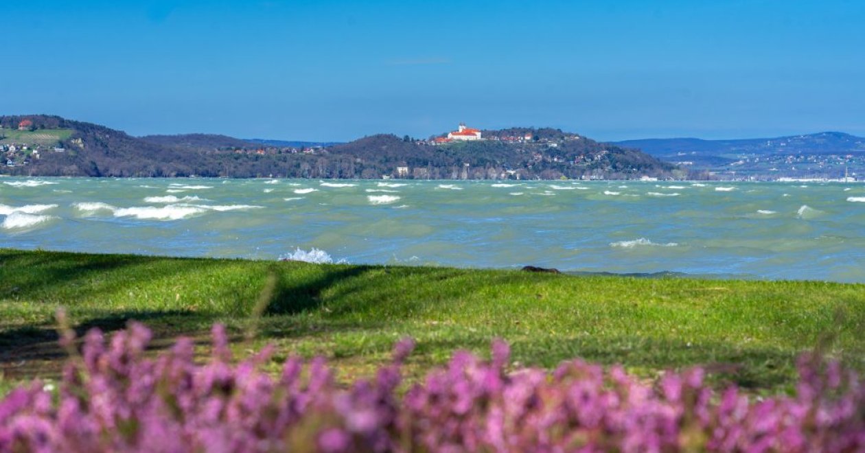 Majálisok és fesztiválok a Balatonnál 2025-ben – Teljes programajánló