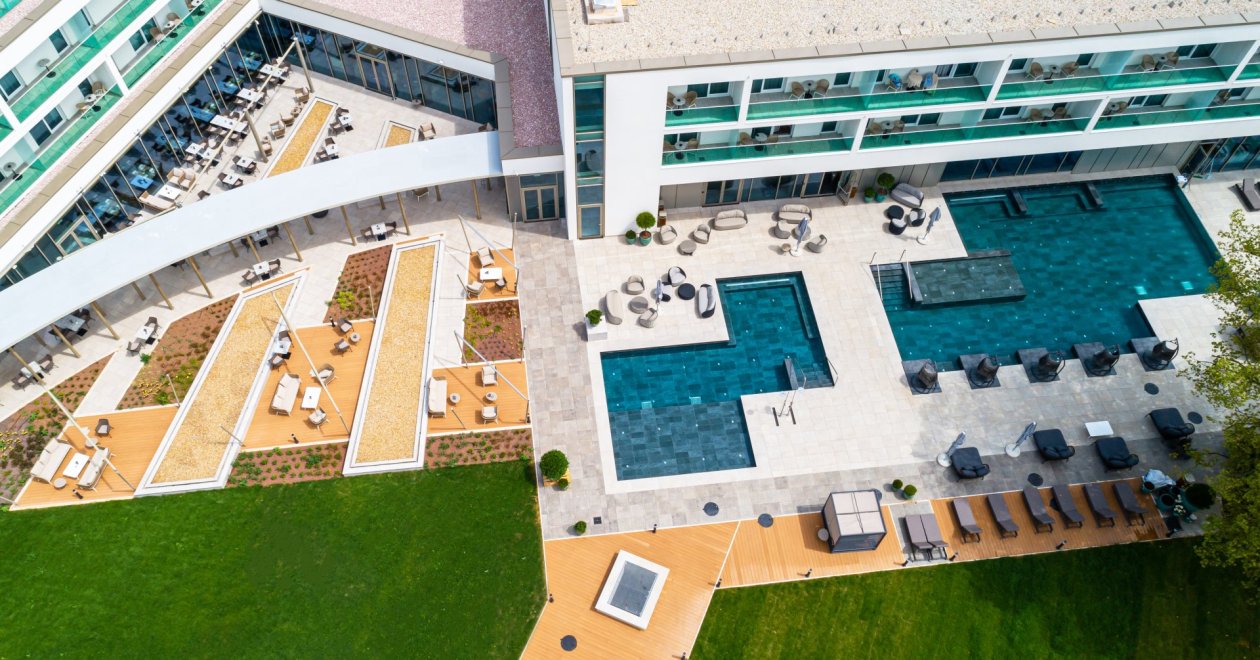 Férfias feltöltődés uraknak a borok és a wellness világában