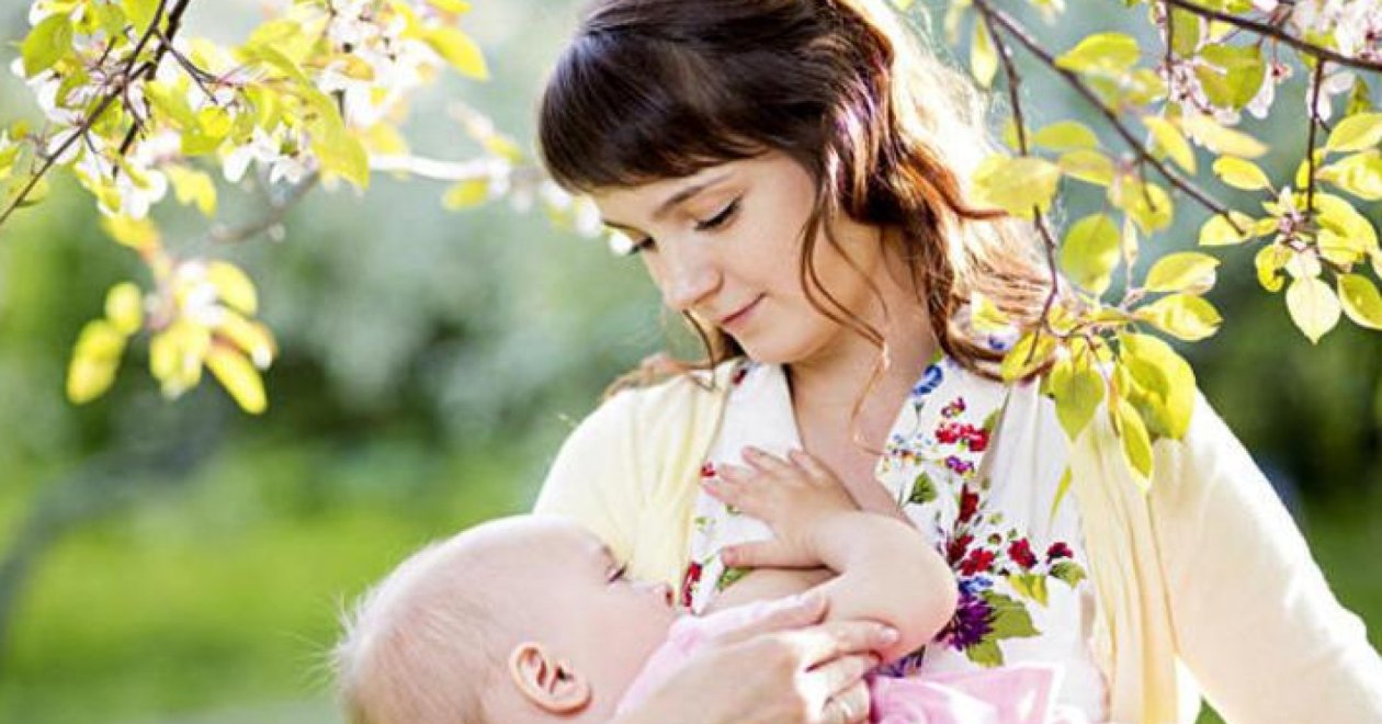 Nyilvános szoptatás - jó kérdés?