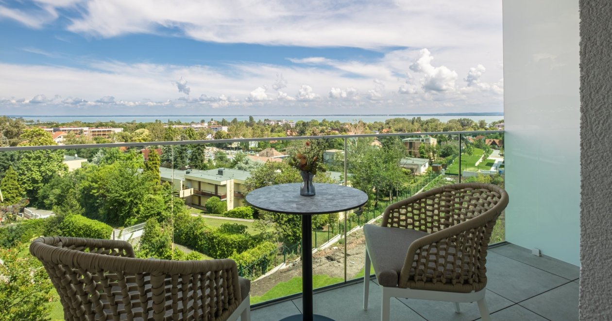 A balatoni nyár esszenciája – ezt kínálja a Hotel Vinifera