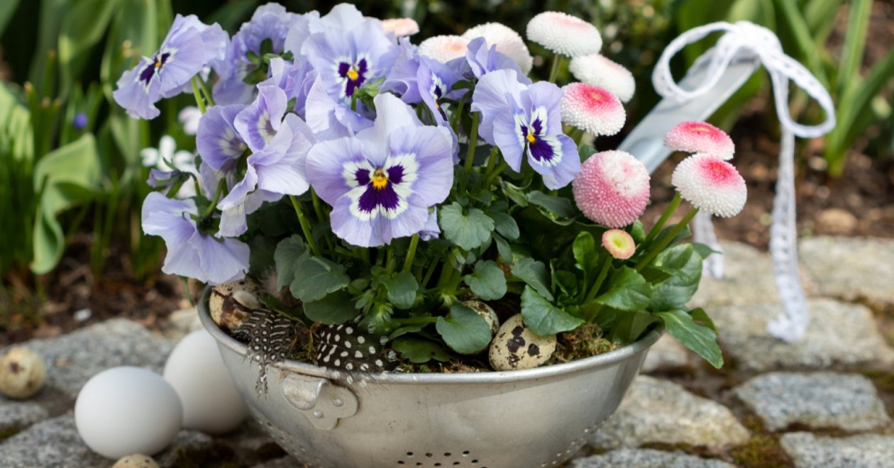 Így dobd fel a kertedet egyszerűen, fillérekből: kreatív kerti dekoráció ötletek