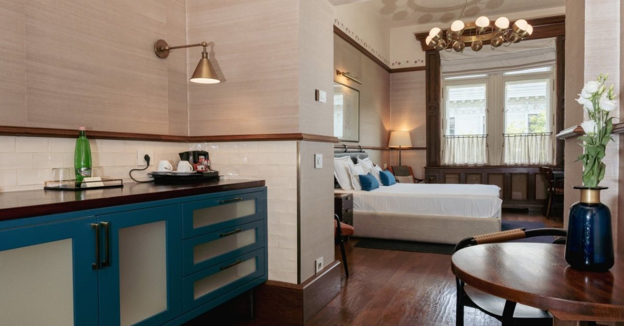 Which is the best district to stay in Budapest as a tourist?