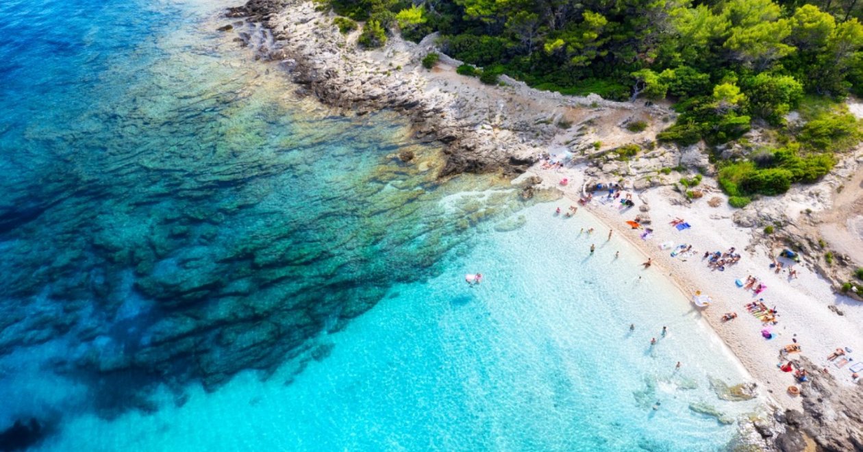Az adriai álom elérhető közelségben – így találhatsz olcsó repülőjegyet és szállást Horvátországba