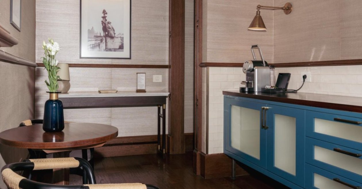 Heroes Square hotel – where the city unfolds before your eyes