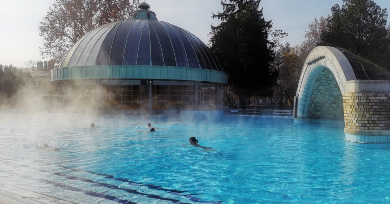 Az egri termálfürdő varázsa télen